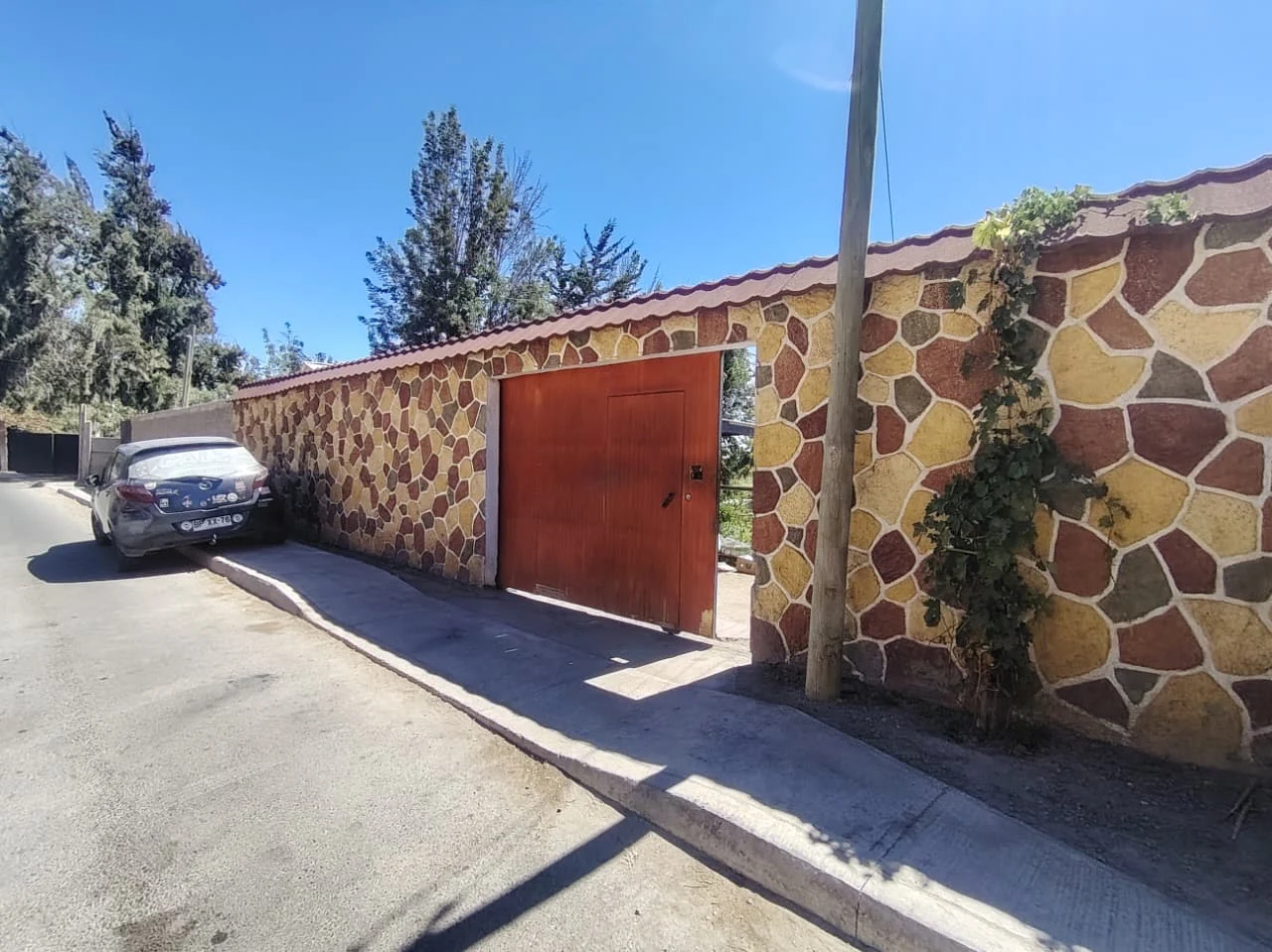 Acceso del sector donde opera CALZ Jireh