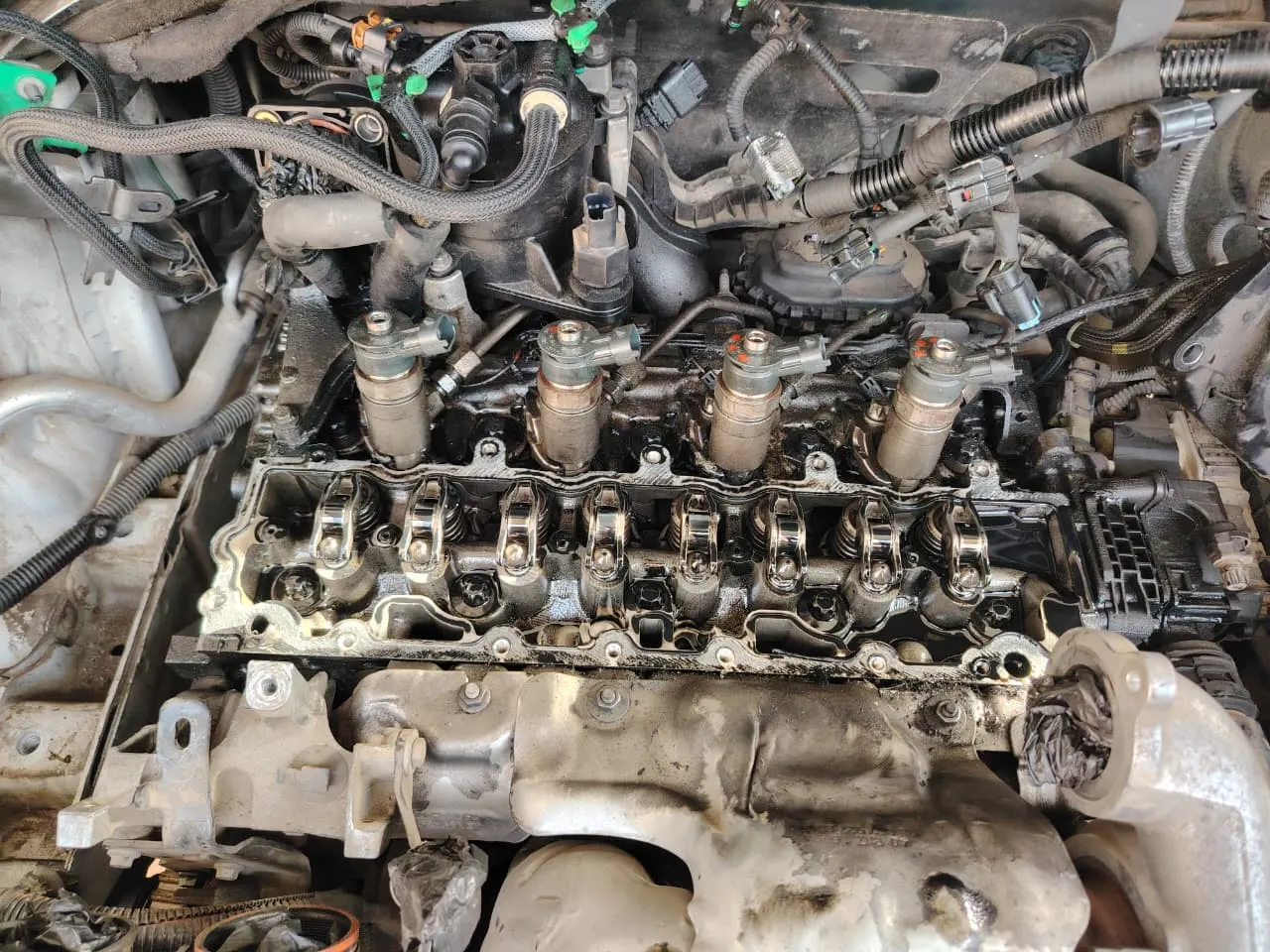 Reparación de fuga de culatín en Peugeot 3008 realizada por CALZ Jireh